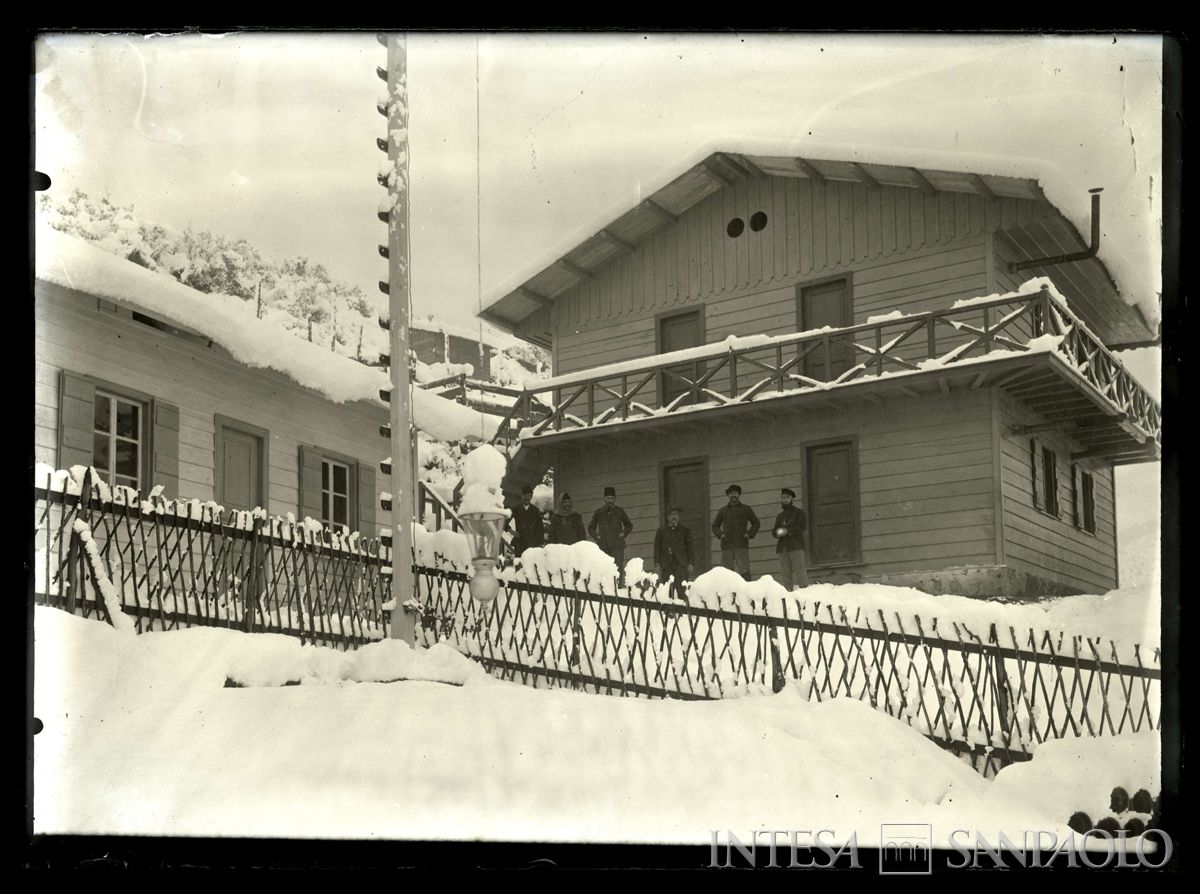 Villaggio di Cozlu - Gùzel Keùi, valle di Kouby, sotto la neve, 1908 circa (fotografo sconosciuto)