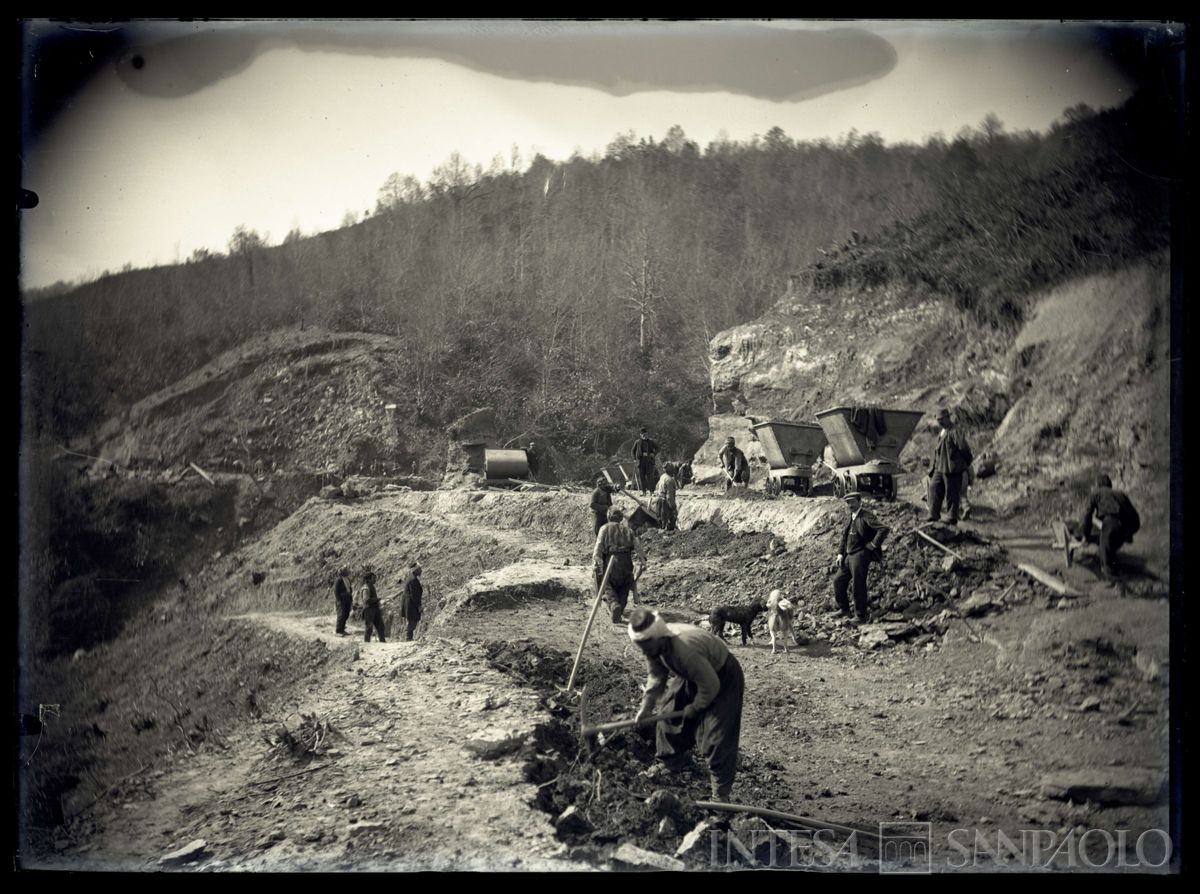 Lavori per la costruzione di una strada o decauville in Turchia, 1904 - 1914 (fotografo sconosciuto)