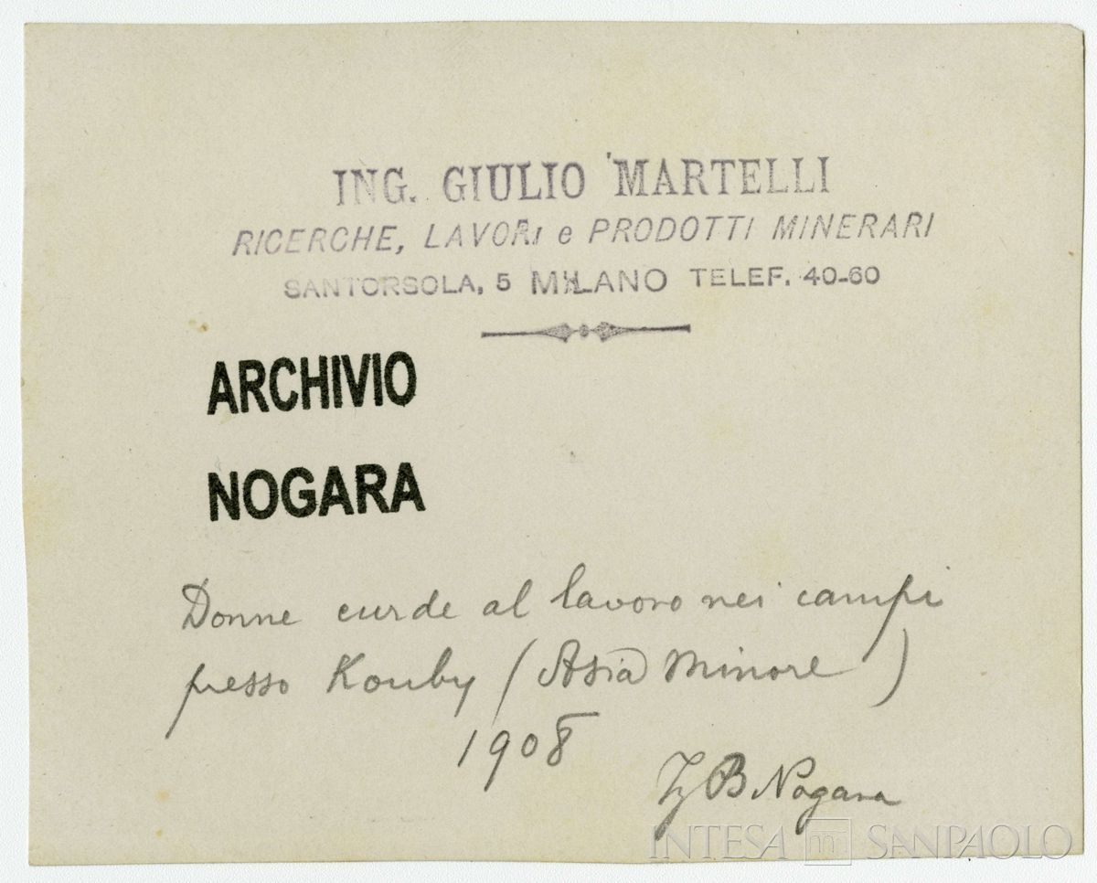 Donne curde al lavoro nei campi presso Kouby, 1908 (Giulio Martelli), verso