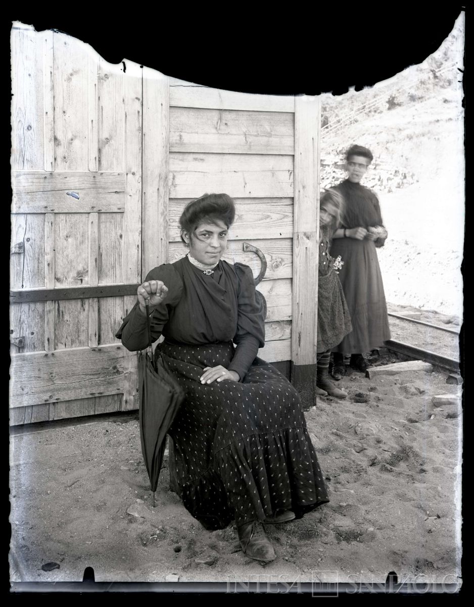 Donne turche in esterno, 1904 - 1914 (fotografo sconosciuto)