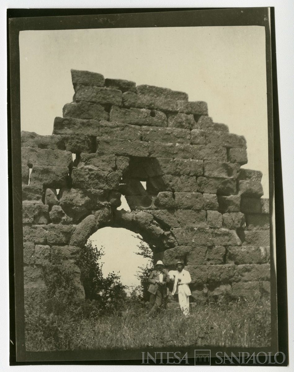 Rovine di un forte antico nei pressi di Fillos, 1908 (Giulio Martelli)