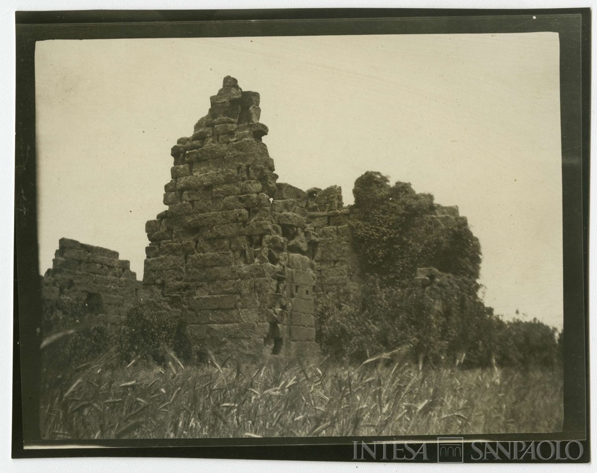 Rovine di un forte antico nei pressi di Fillos, 1908 (Giulio Martelli)