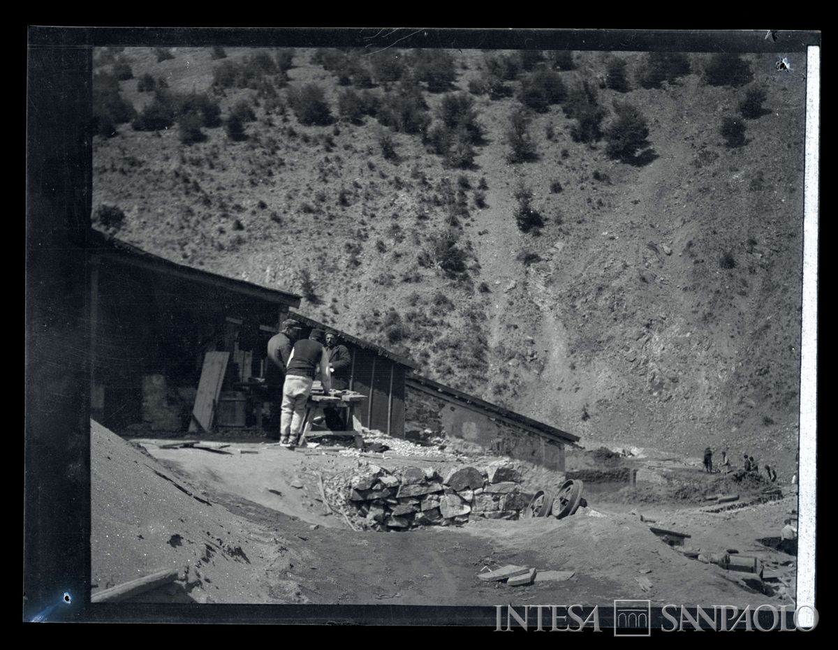 Lavoratori della miniera di Mossoul, 1903-1907 (Bernardino Nogara)