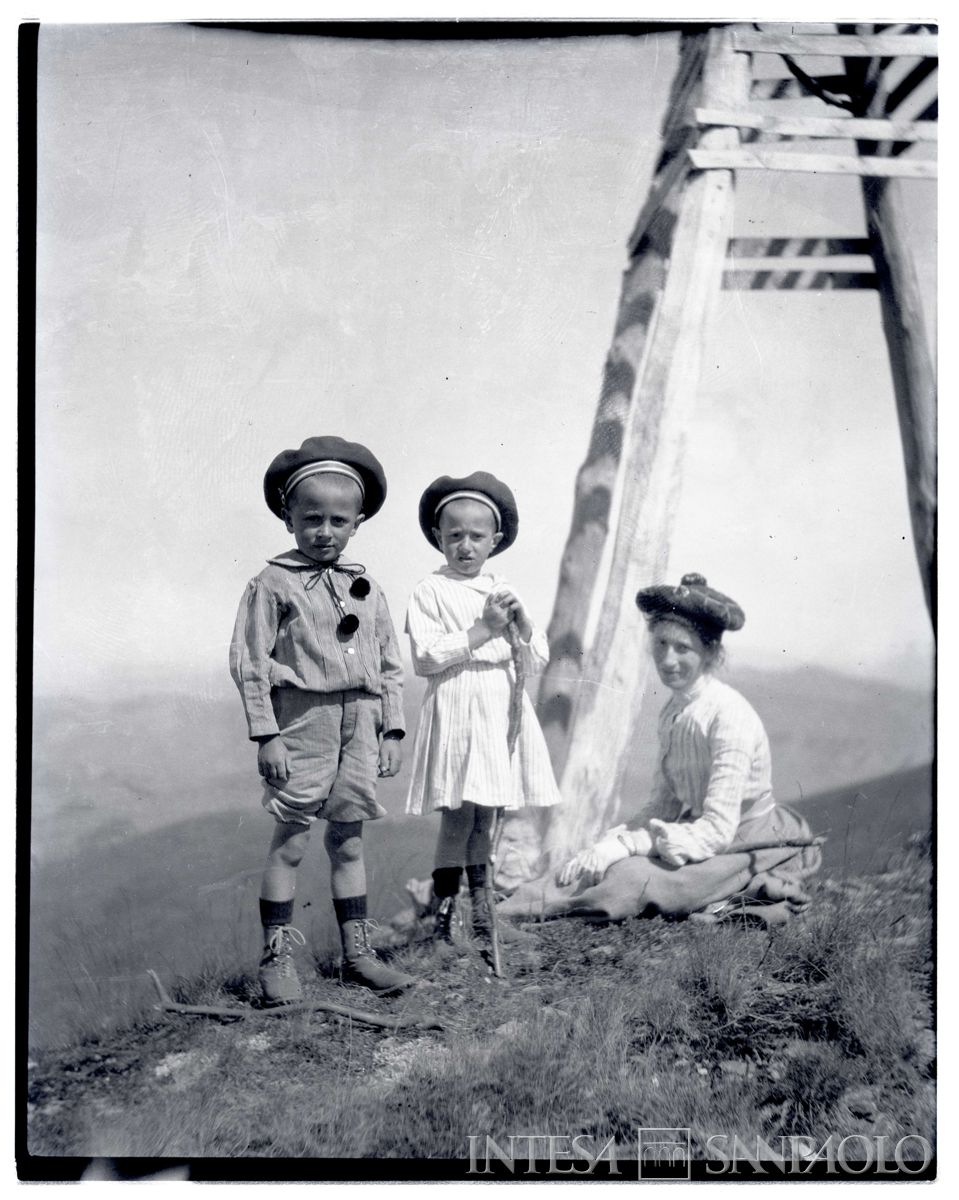 Ester, Josy e Johnny Nogara, 1905 circa (Bernardino Nogara)