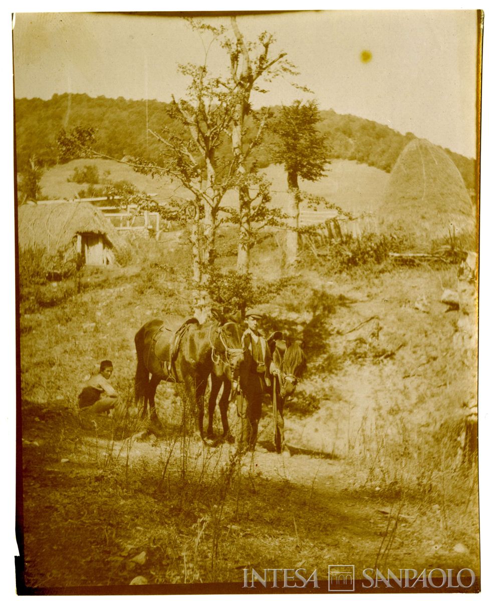 Persone locali all'aperto in Bulgaria, 1903-1914 (Bernardino Nogara)