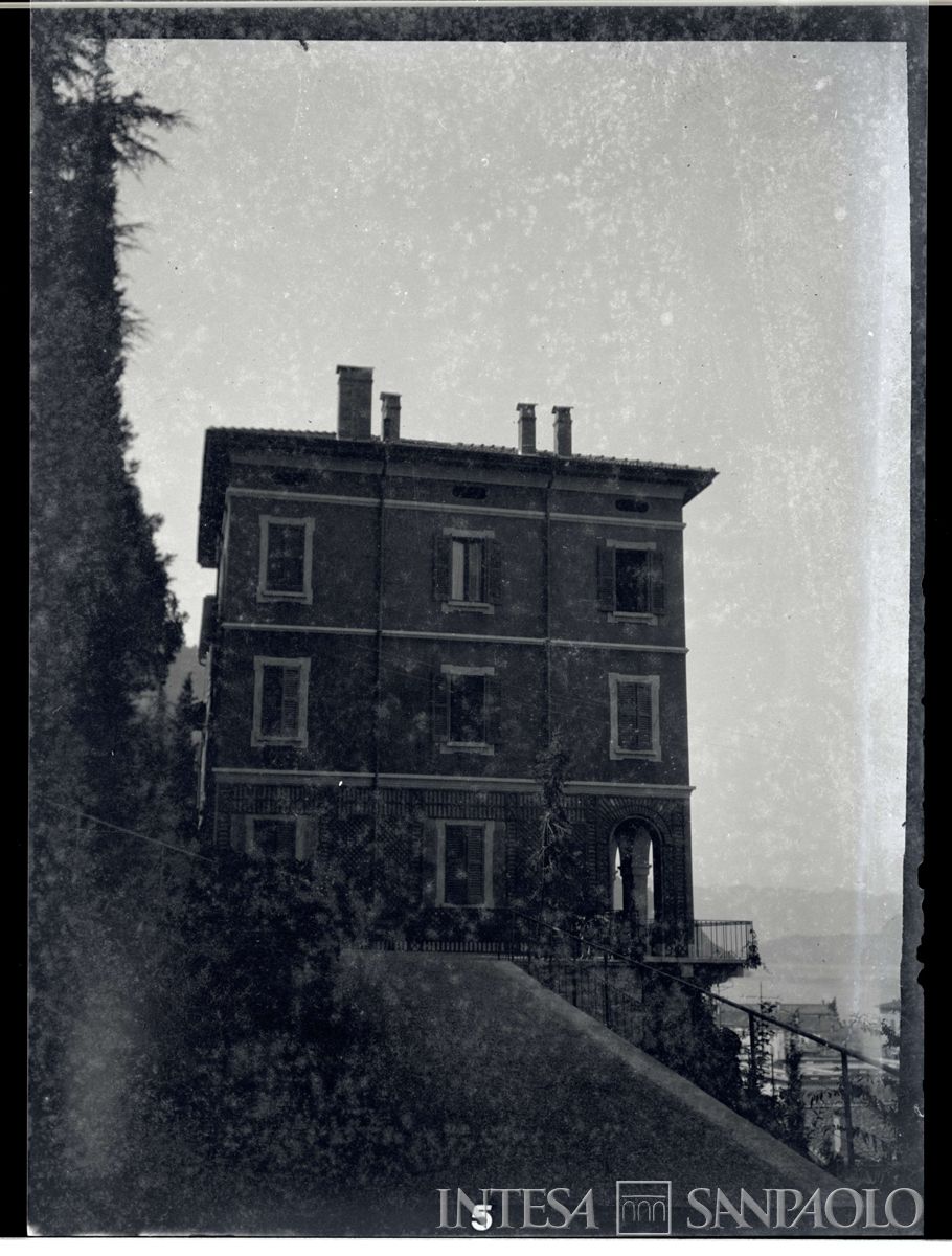 La casa di Bellano dopo l'ampliamento, primo quarto XX secolo (fotografo sconosciuto)