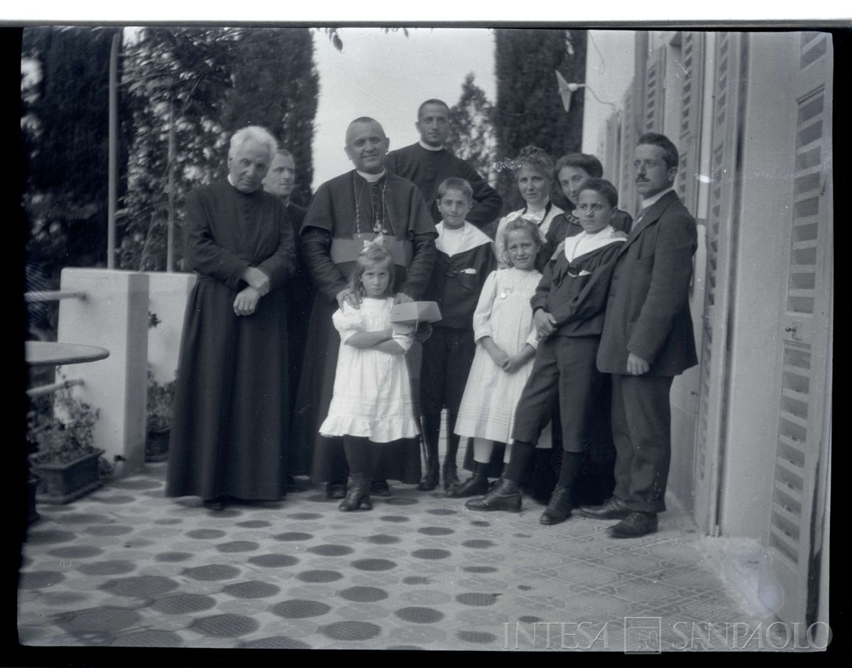 Foto di gruppo per la Cresima di Nogara Giulia, 1912 (fotografo sconosciuto)