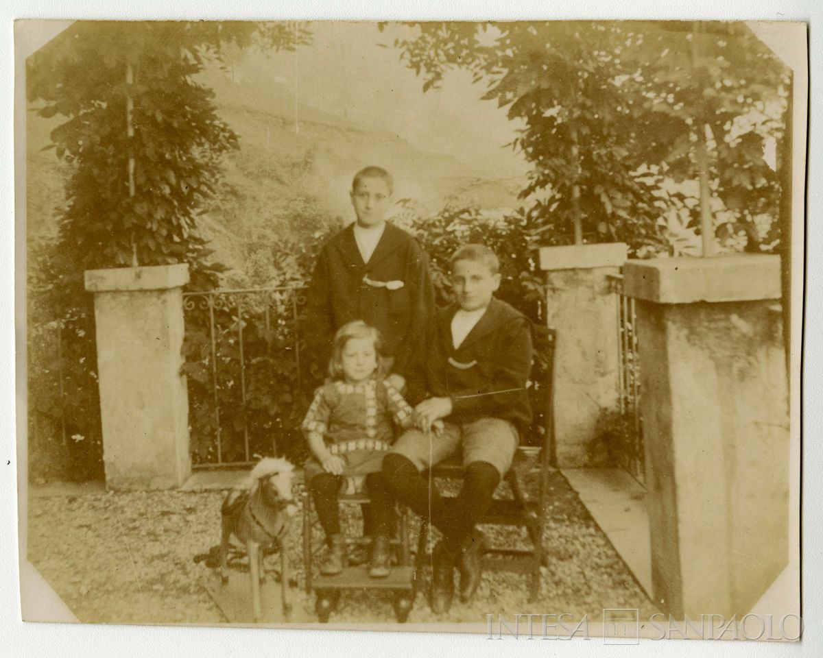Nogara Paolo, Johnny e Josy a Bellano, 1912 circa (fotografo sconosciuto)