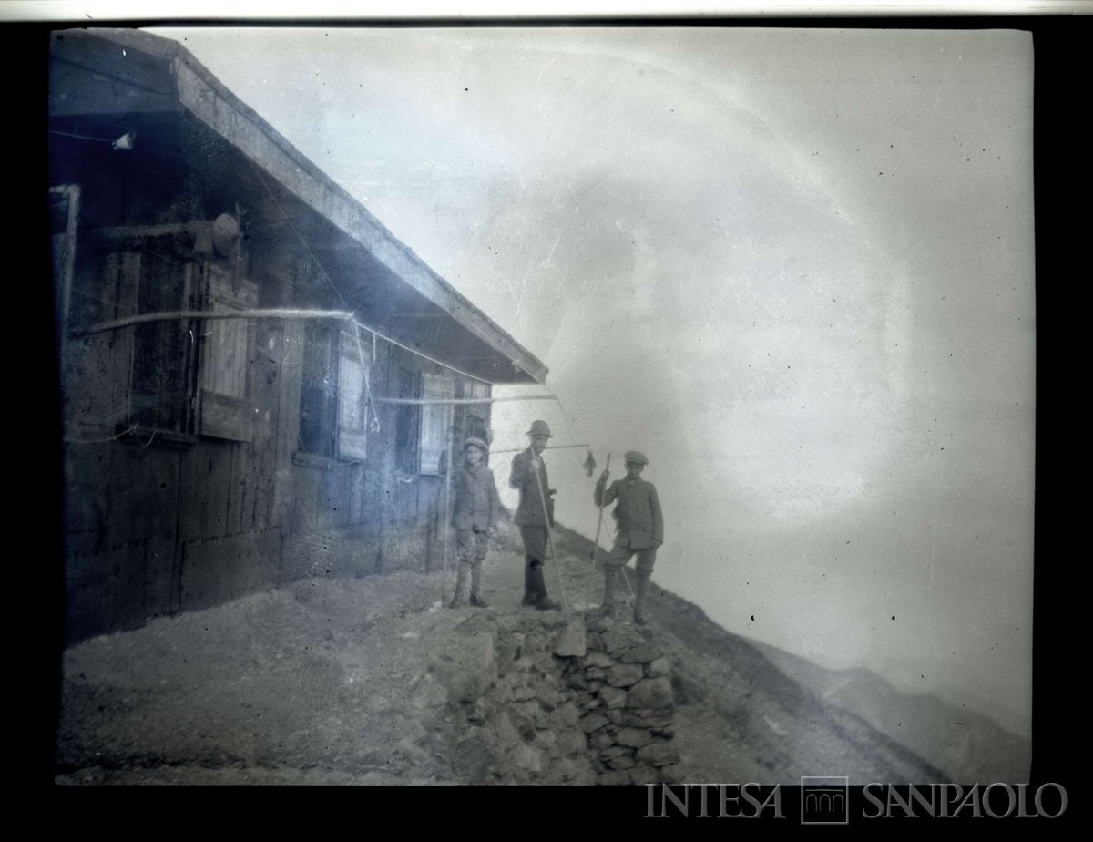 Nogara Johnny e Josy con lo zio Giulio Martelli alle miniere di Camisolo, 1912 (fotografo sconosciuto)