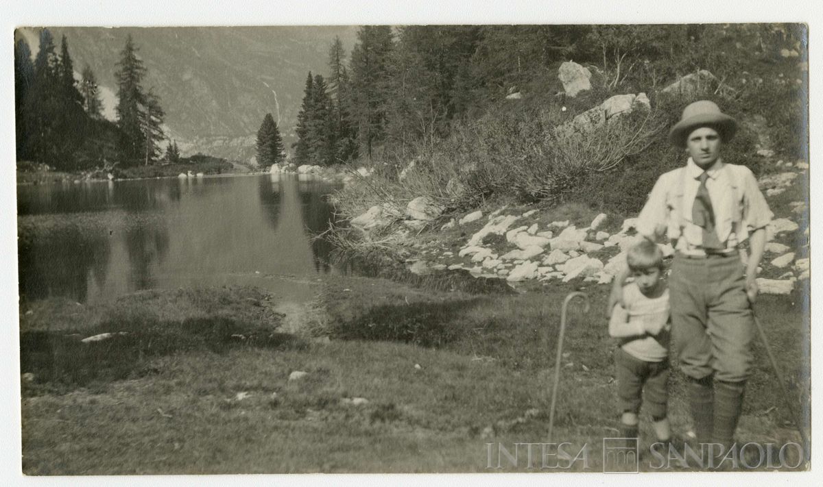 Paolo e Josy all'aperto a Casaccia, 1914 (fotografo sconosciuto)