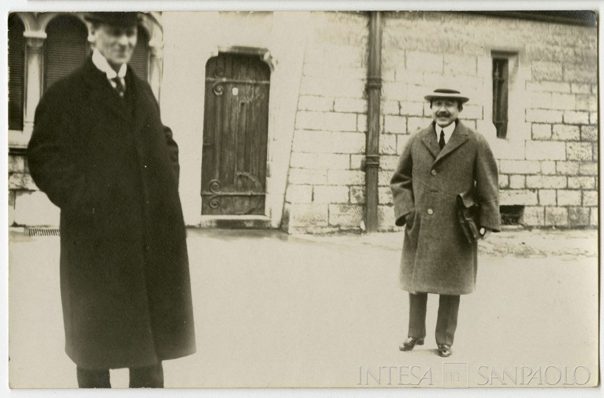 Conferenza internazionale di Losanna per la pace con la Turchia: partecipanti ritratti in strada, 1922 - 1923 (fotografo sconosciuto)