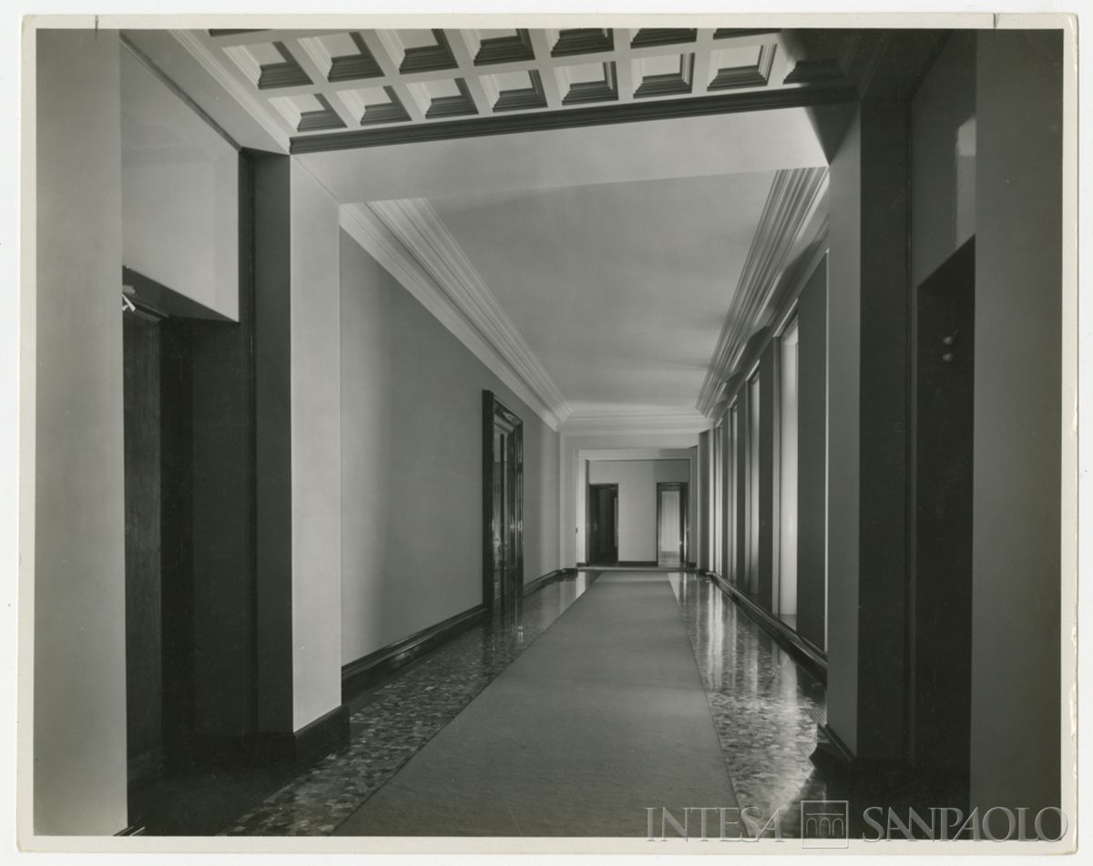 Piazza della Scala 6,Gallerie interne (arch. Giuseppe de Finetti), 1935 (recto)