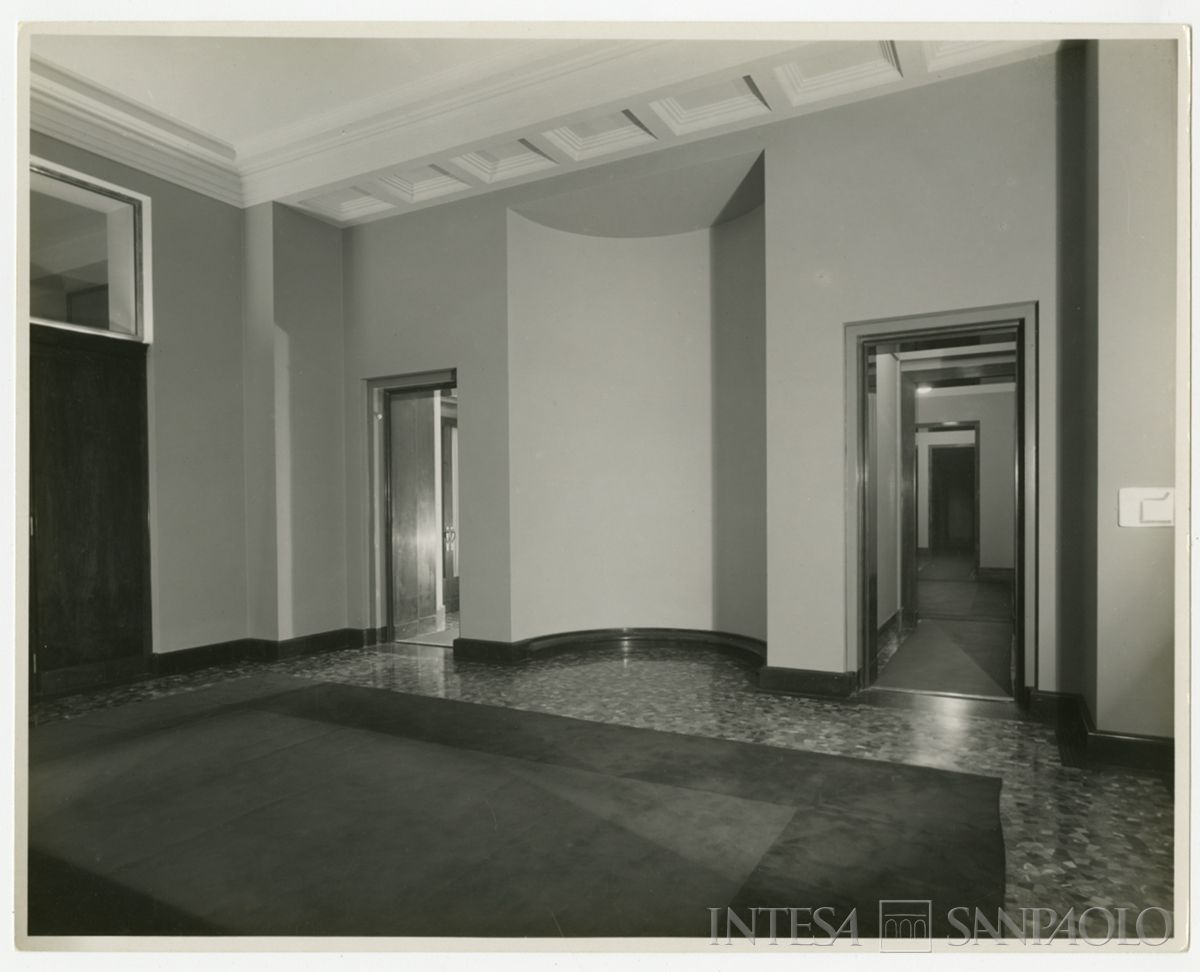 Piazza della Scala 6,Atrio degli ascensori (arch. Giuseppe de Finetti), 1935