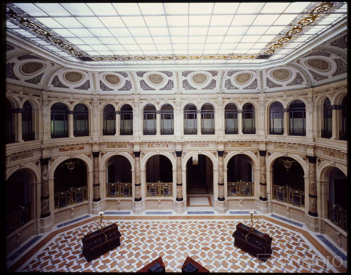Palazzo di piazza della Scala 6, salone A, marzo 1990 (Gabriele Basilico)