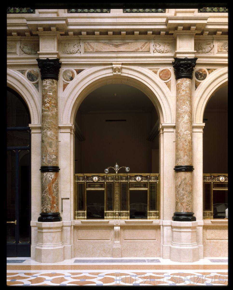 Palazzo di piazza della Scala 6, sportelli del salone A, marzo 1990 (Gabriele Basilico)