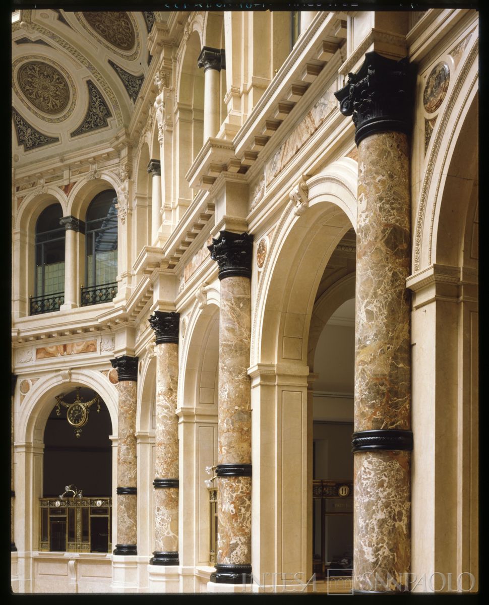Palazzo di piazza della Scala 6, scorcio del salone A, marzo 1990 (Gabriele Basilico)