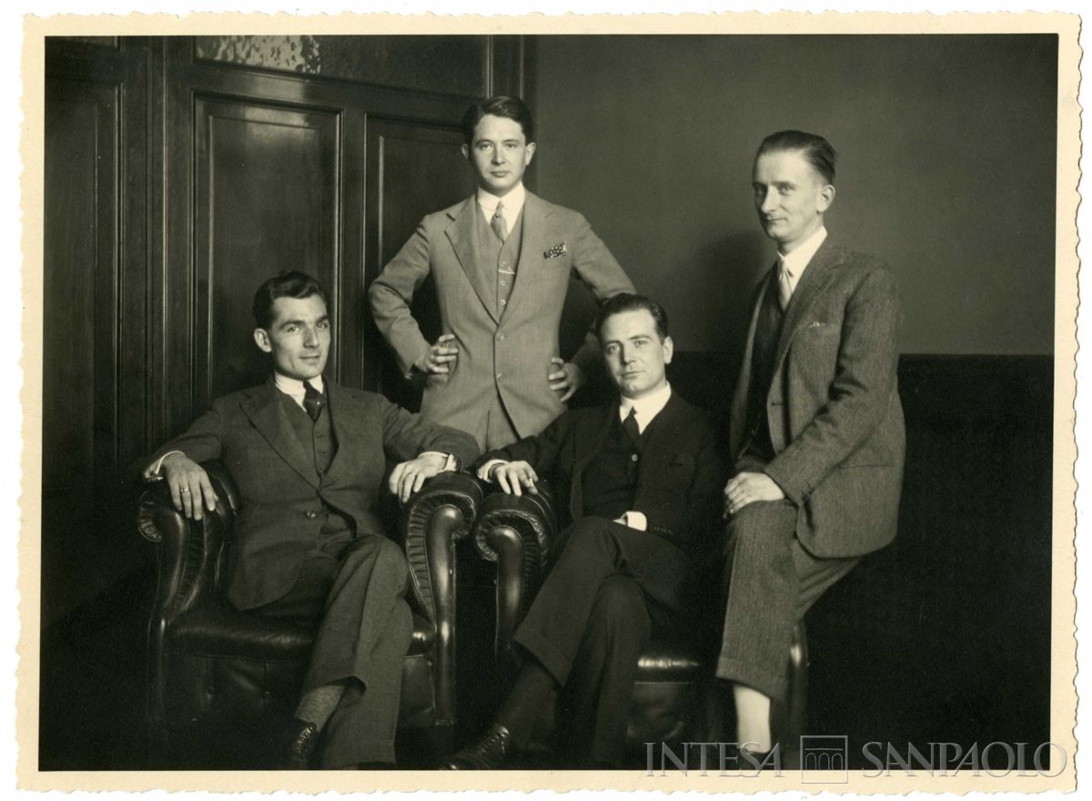 Lo staff della Segreteria dell'amministratore delegato Giuseppe Toeplitz, Milano, 1926 (foto di Erberto Rüedi)