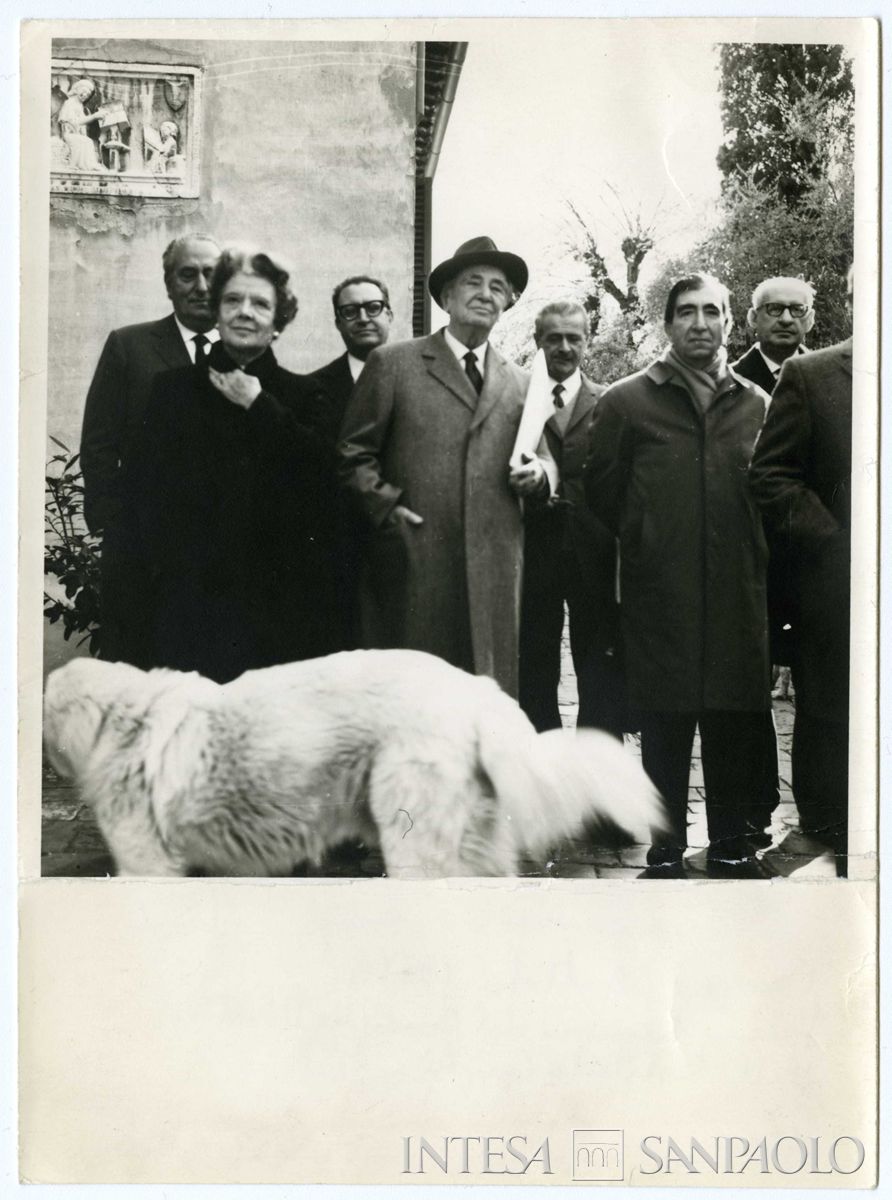 Prima riunione del Comitato direttivo della Fondazione Longhi, Firenze, 30 ottobre 1971. Da sinistra Federico Gentile, Anna Banti, Giovanni Pugliese Carratelli, Raffaele Mattioli, Antonio Boschetto, Gianfranco Contini, Guido Rocchi (foto di Alessandro Ruggiero)