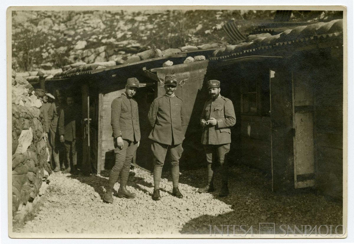 Da sinistra Raffaele Mattioli, il generale Giuseppe Vaccari e Attilio Teruzzi, 1915-1918 (fotografo sconosciuto)