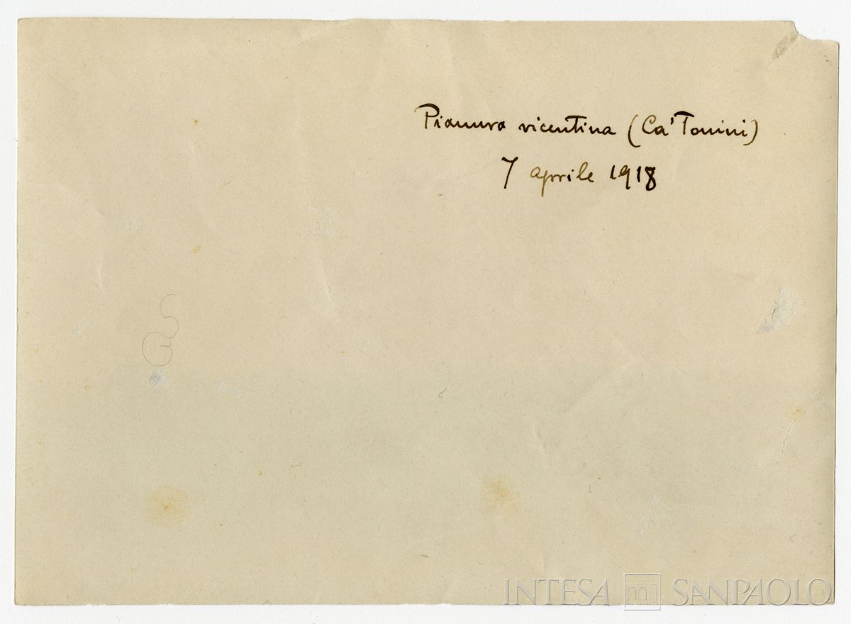 Celebrazione di una messa all'aperto, veduta da molto lontano, 7 aprile 1918, Cà Tonini (fotografo sconosciuto) (verso)