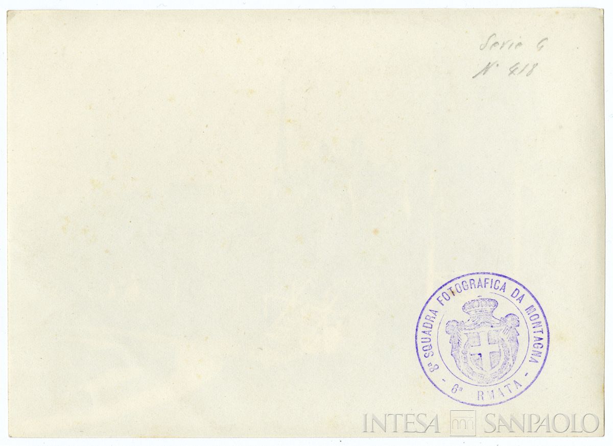 Celebrazione ufficiale: vista laterale del baldacchino per le autorità, novembre 1918, (8a squadra fotografica da montagna - 6a armata) (verso)