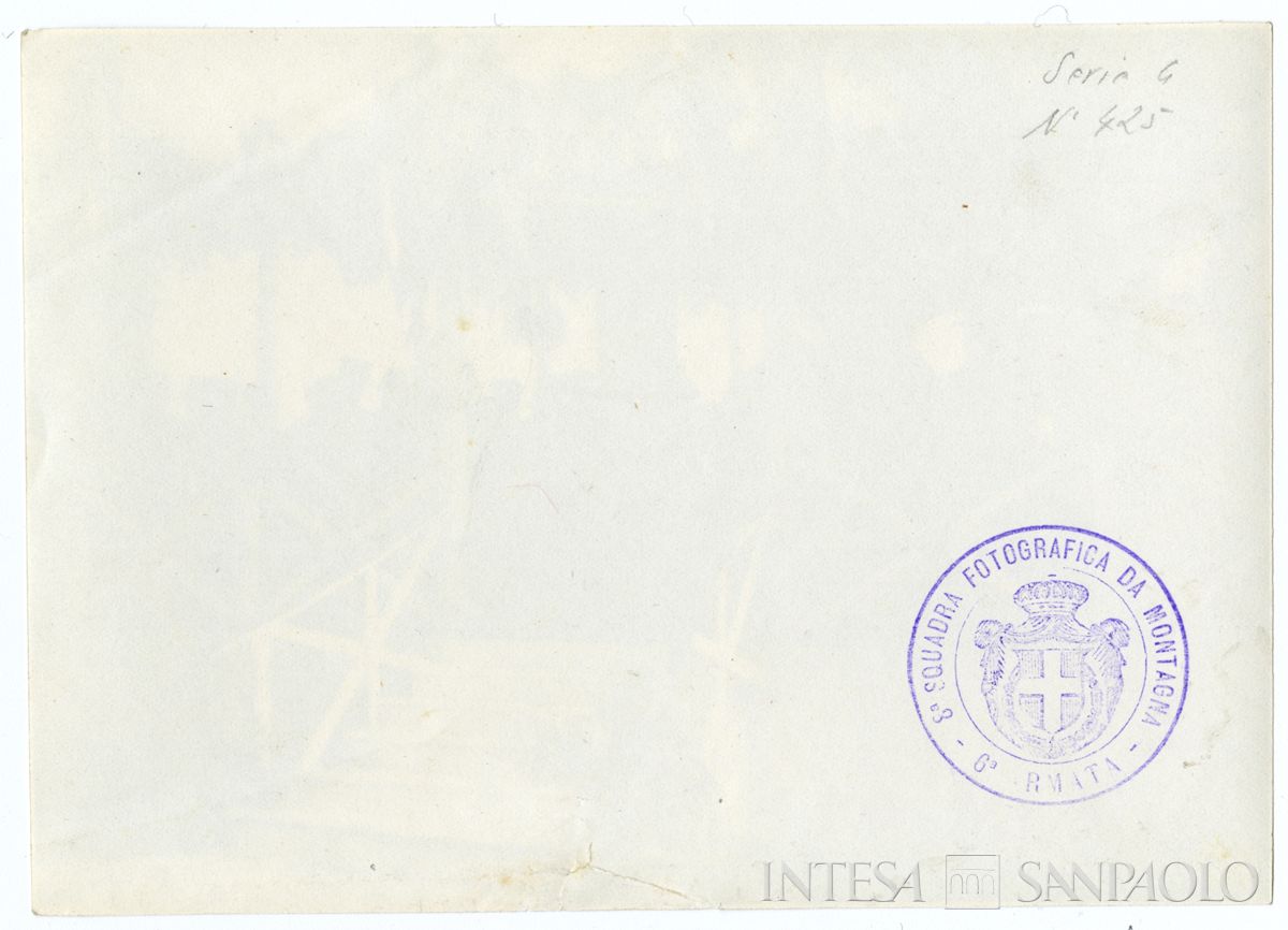 Celebrazione ufficiale: veduta ravvicinata del baldacchino per le autorità, novembre 1918, (8a squadra fotografica da montagna - 6a armata) (verso)