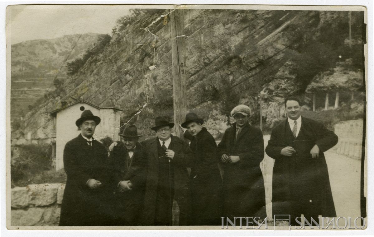 Fotografi di gruppo con Raffaele Mattioli, Rovereto, 28 ottobre 1924 (fotografo sconosciuto)