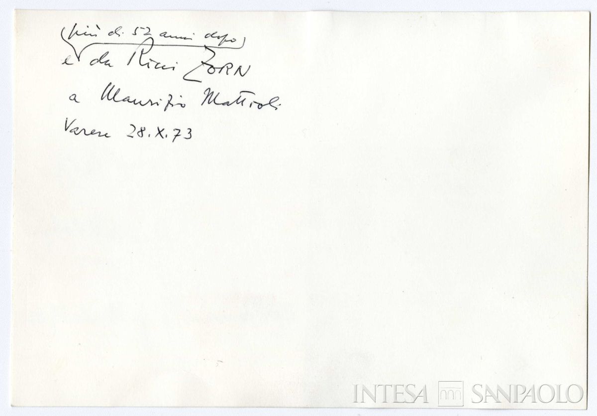 Raffaele Mattioli, capo redattore della "Rivista Bancaria", nella stanza prestata all'Associazione Bancaria Italiana dall'Università Bocconi, in via Statuto, con dedica alla famiglia Zorn, fine 1920 (fotografo sconosciuto)