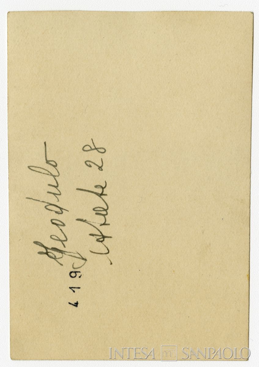 Mattioli con la seconda moglie Lucia Monti e Giuseppe Toeplitz in montagna con una guida, Colle del Teodulo, Valle d'Aosta, estate 1928 (fotografo sconosciuto) (verso)