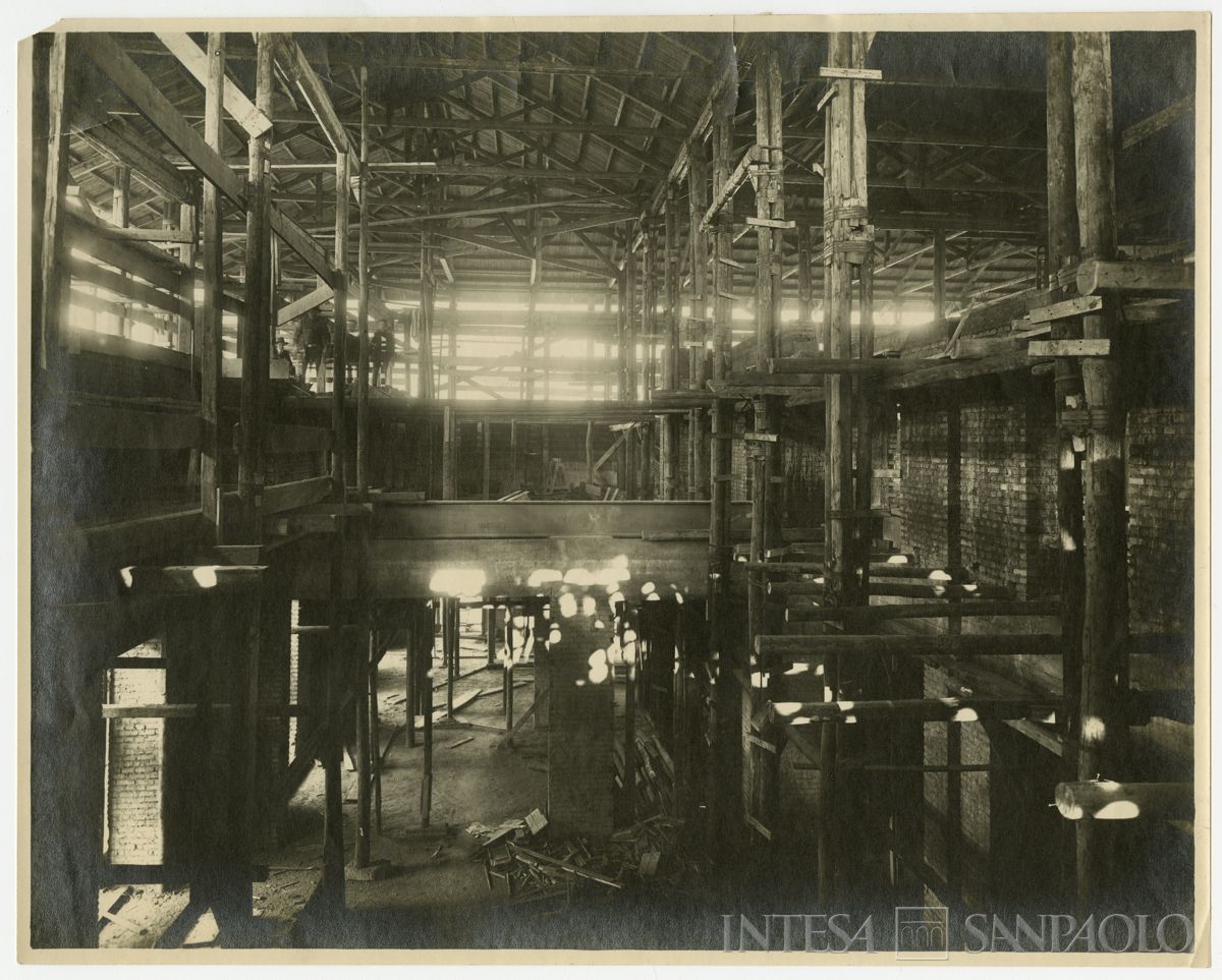 Lavori di costruzione, tra il 1923 e il 1924