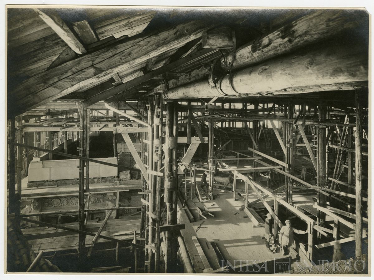 Lavori di costruzione, visione dal fabbricato della scala di servizio, 13 novembre 1924