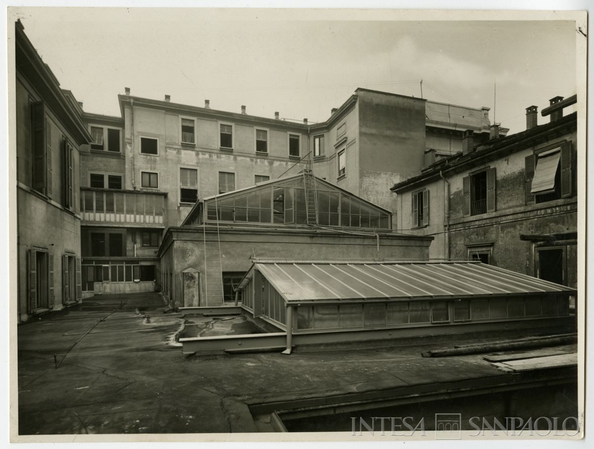 Palazzo di piazza della Scala 6 - Palazzo Brentani, facciate interne con lucernario del salone 'C', 1933-1934 (fotografo sconosciuto)