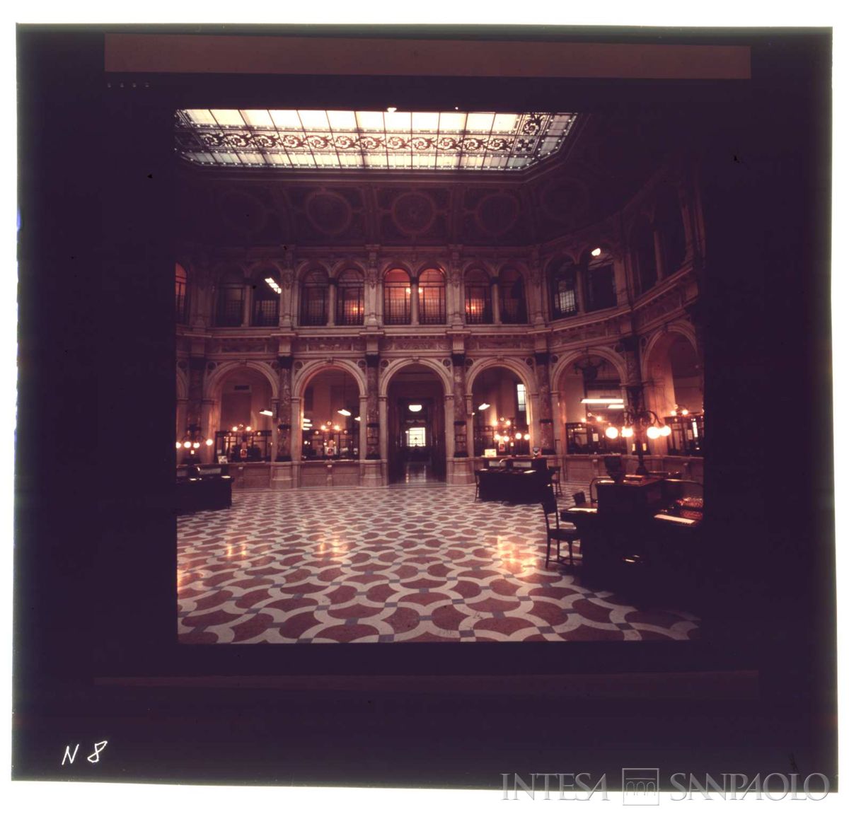 Palazzo di piazza della Scala 6, salone A, anni 1980 - 1990 (CPF Publifoto)