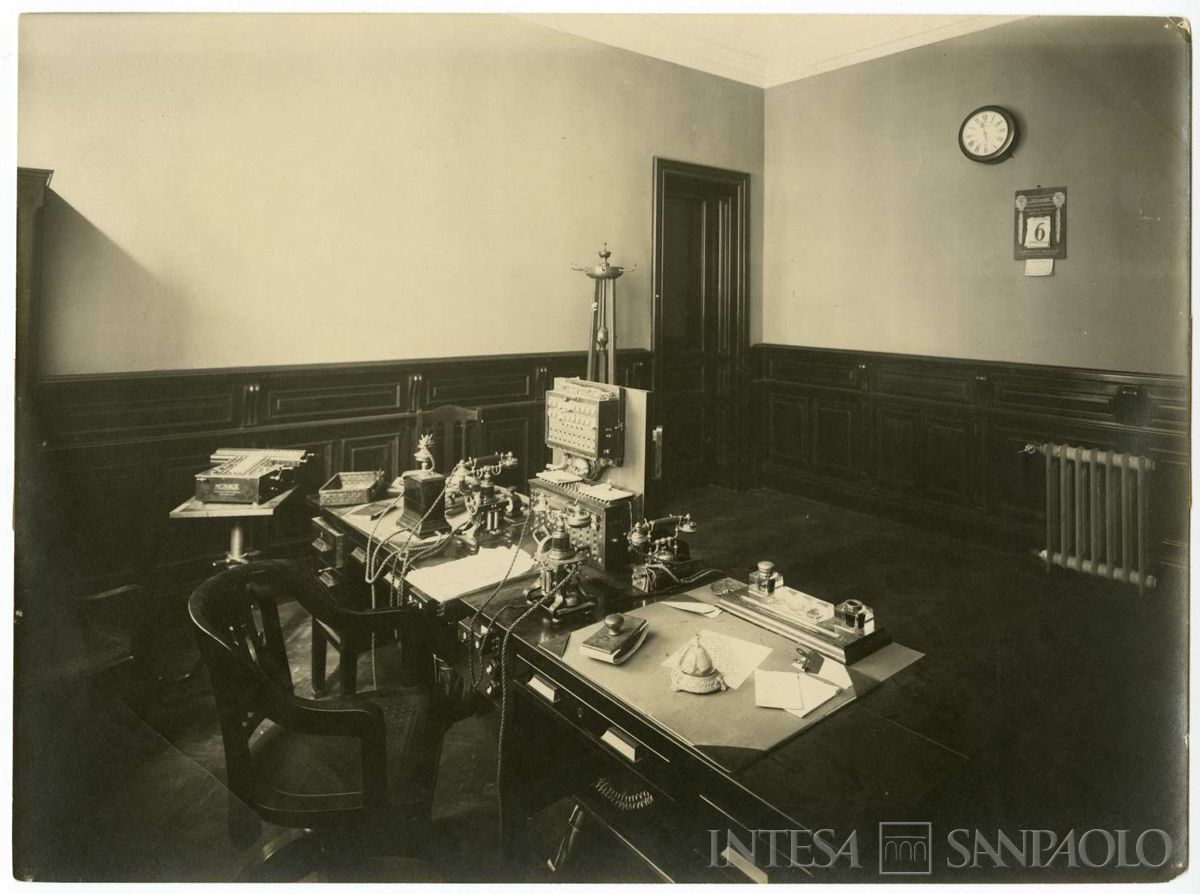 Palazzo di piazza della Scala 6, gestione cambi, 1911 - anni 1920 (fotografo sconosciuto)