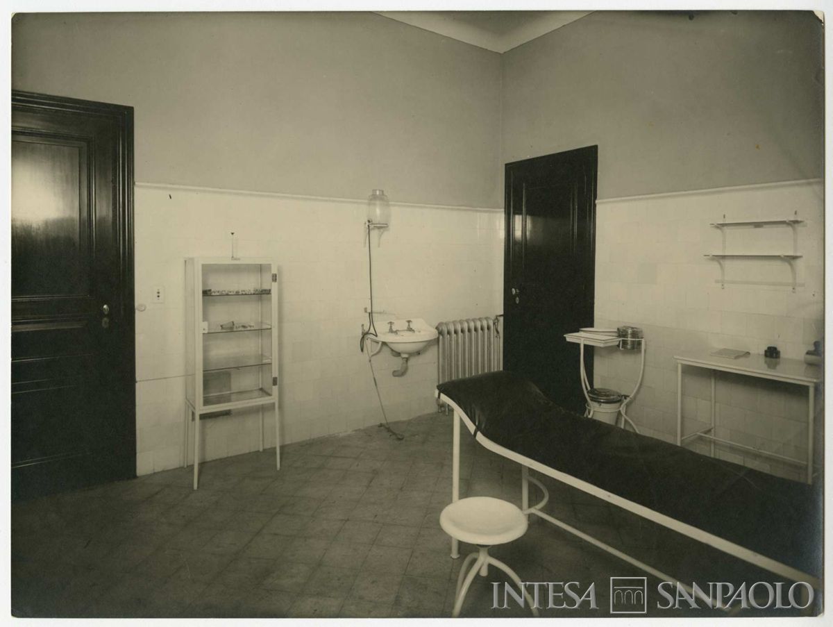 Palazzo di piazza della Scala 6, studio medico, 1911 - anni 1920 (fotografo sconosciuto)