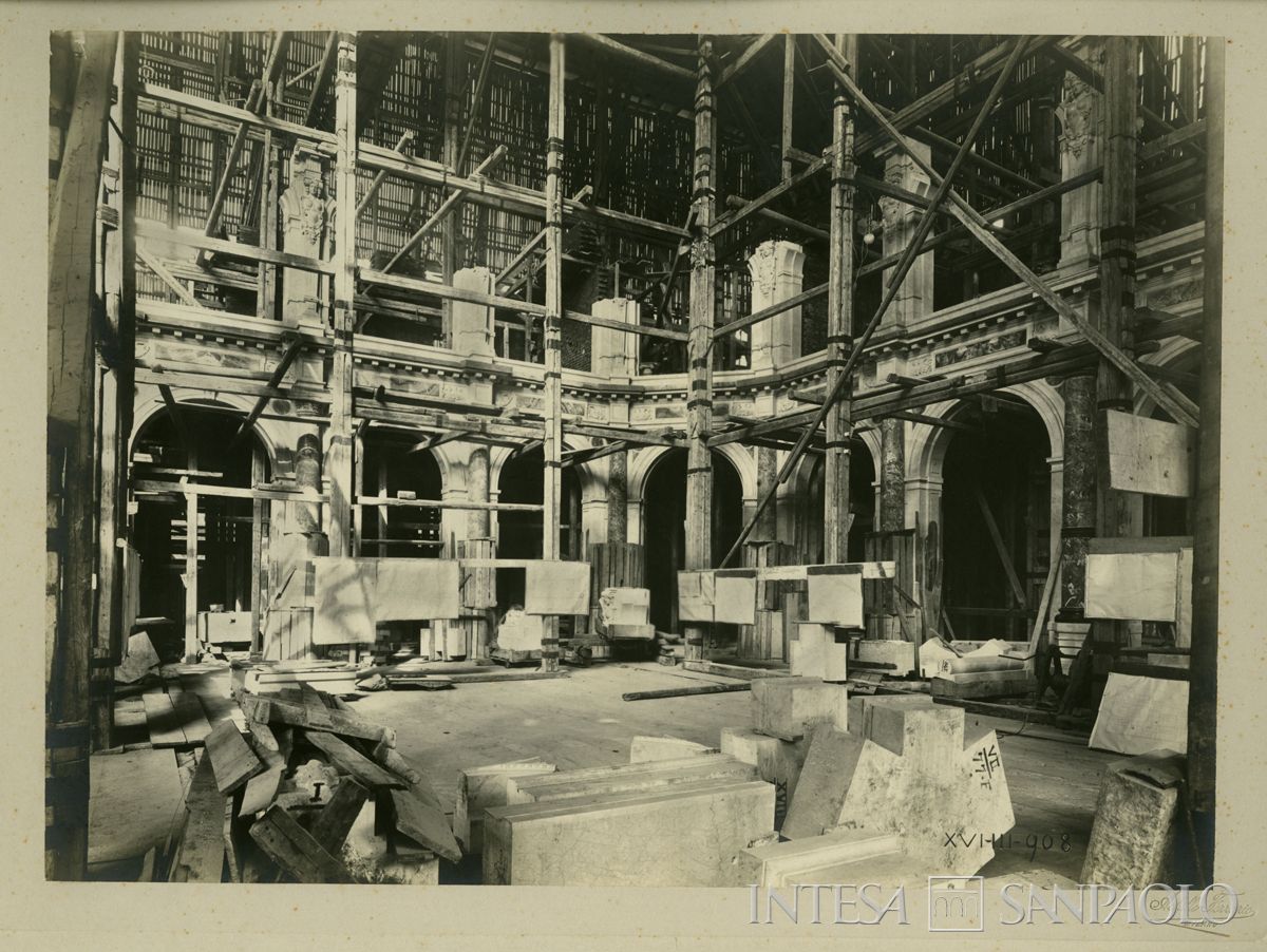 Palazzo di piazza della Scala 6, avanzamento nella costruzione del salone principale 'A', 16 marzo 1908 (Achille Ferrario)