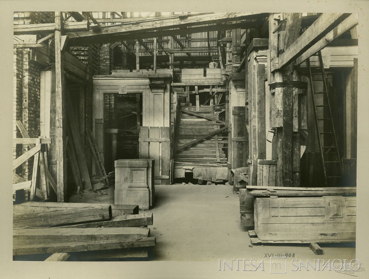 Palazzo di piazza della Scala 6, costruzione dello scalone d'onore, 16 marzo 1908 (Achille Ferrario)