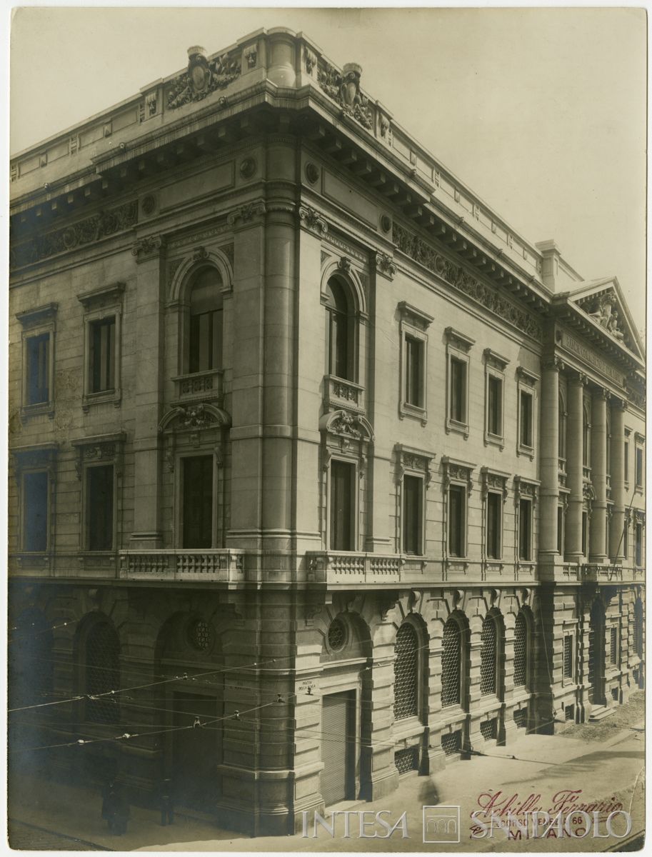 Palazzo di piazza della Scala 6, esterno su piazza della Scala, 1911 (Achille Ferrario)