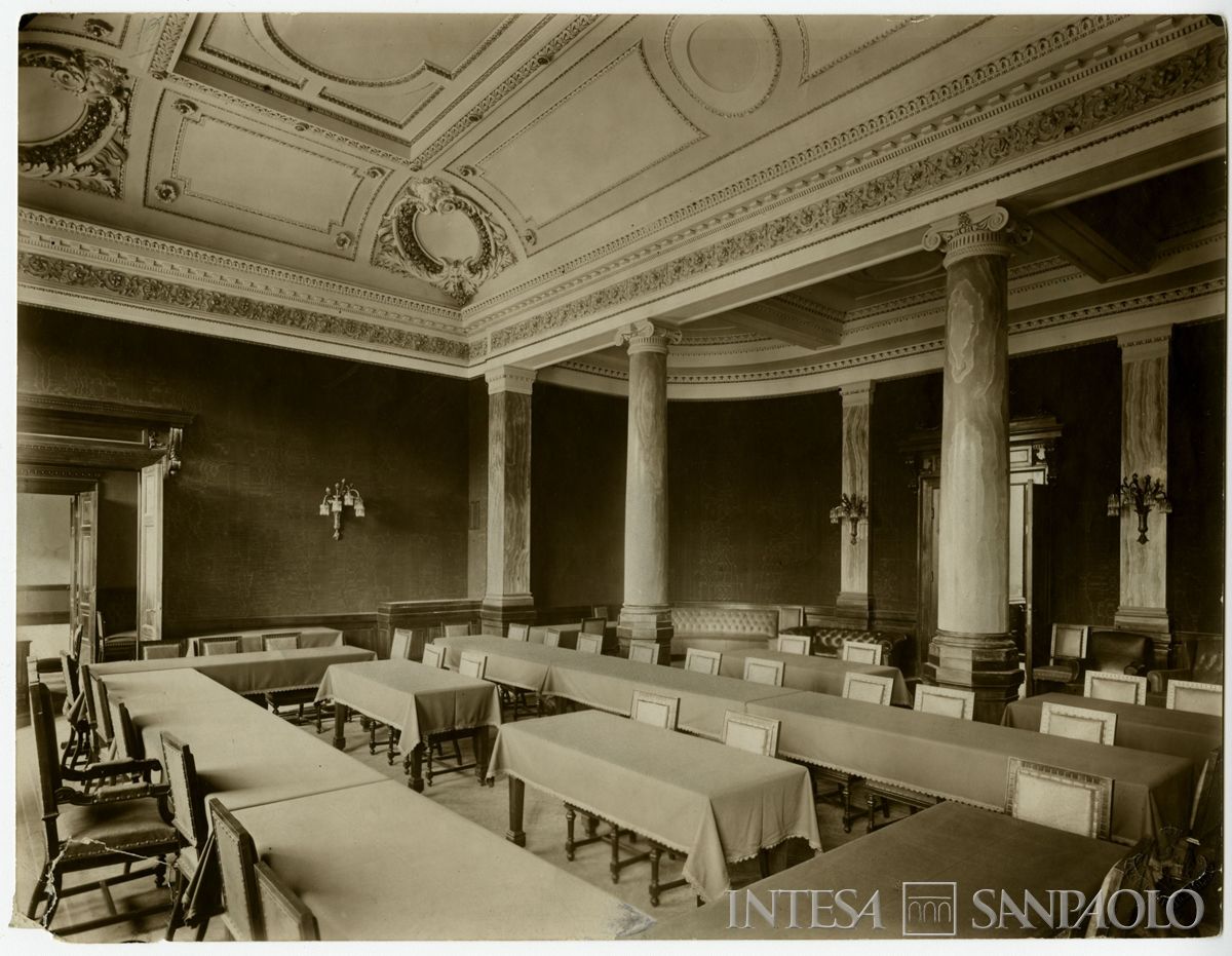 Palazzo di piazza della Scala 6, sala del Consiglio, fine 1911 (Luca Comerio)