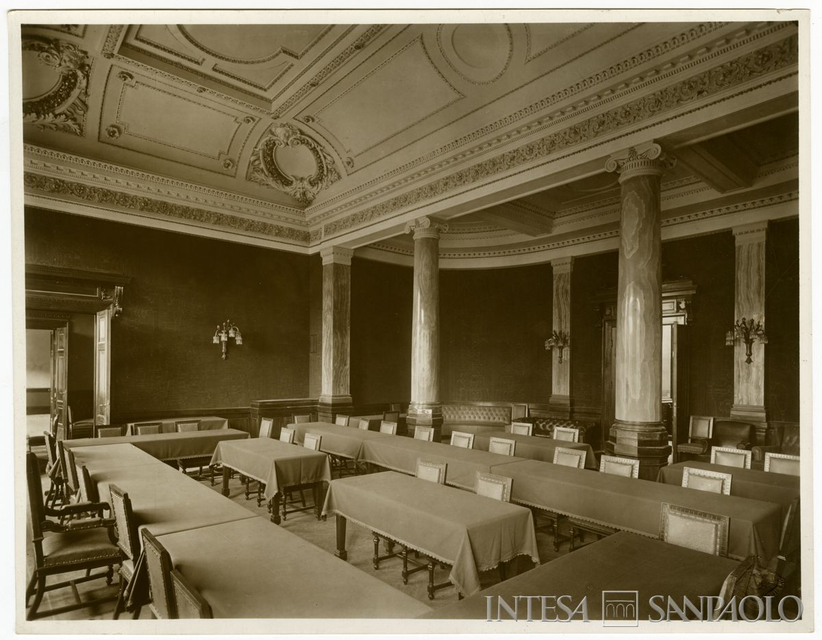 Palazzo di piazza della Scala 6, sala del Consiglio (altra stampa), fine 1911 (Luca Comerio)