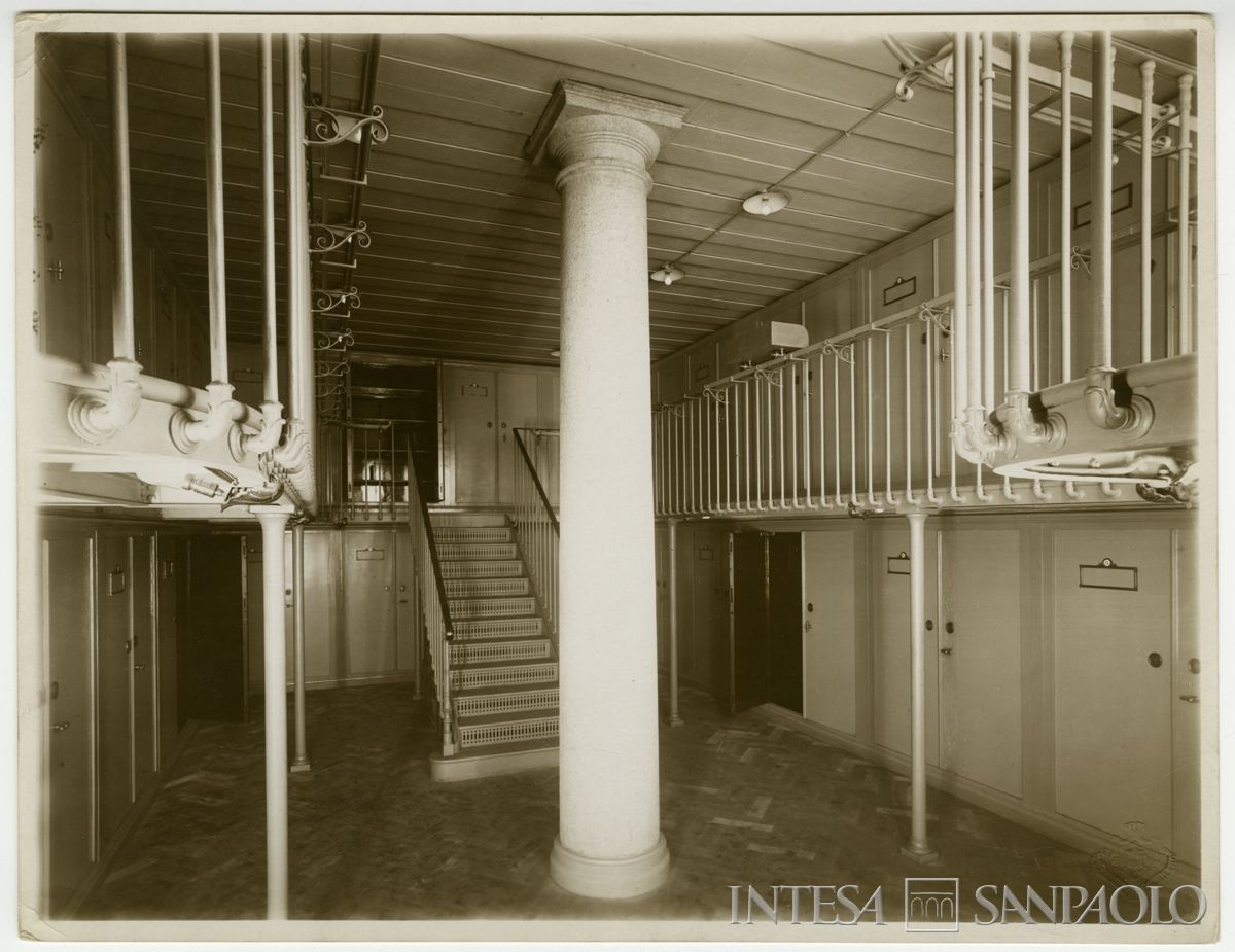 Palazzo di piazza della Scala 6, caveau 'Tesoro', fine 1911 (Luca Comerio)