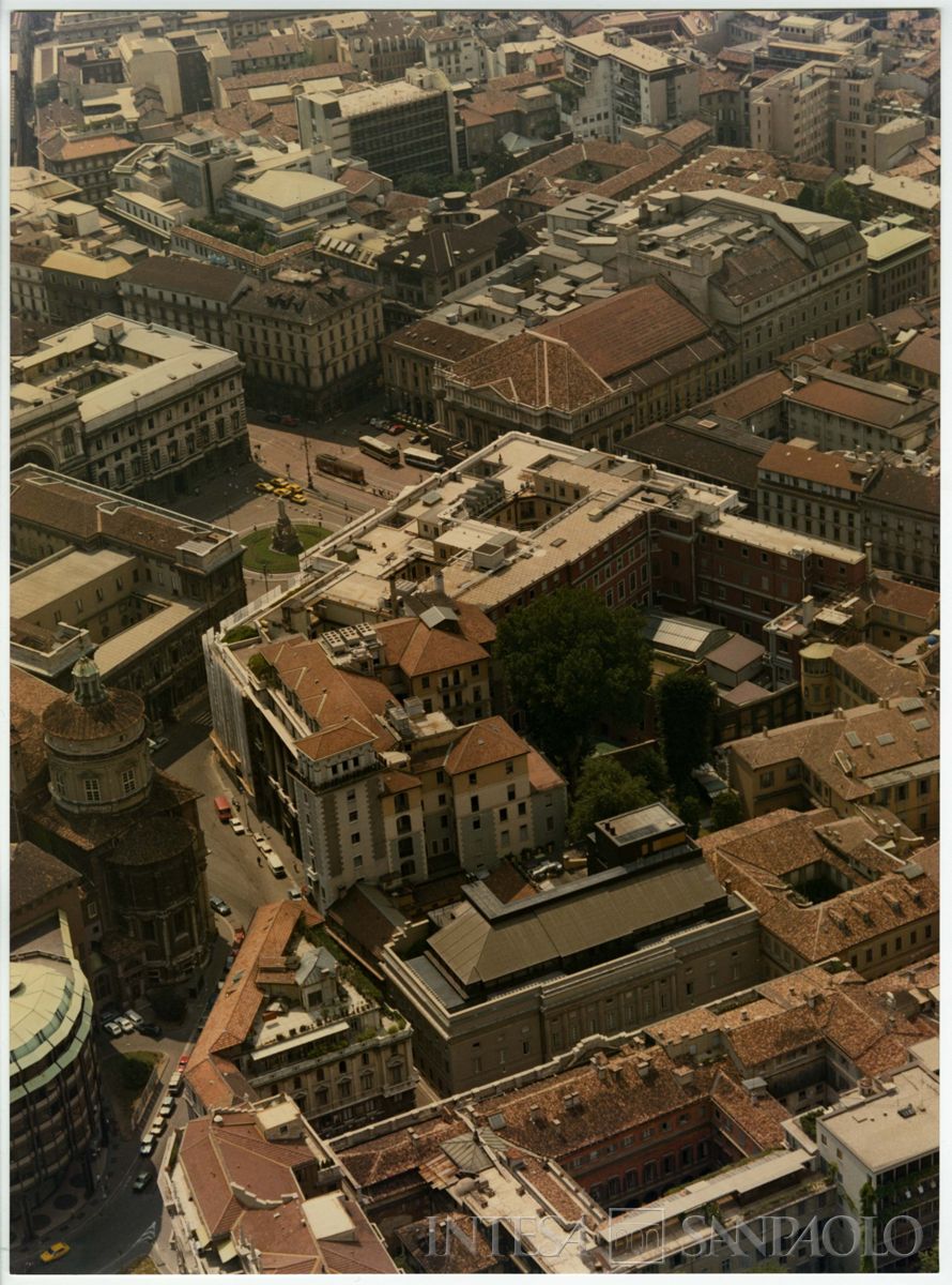 Fotografia aerea dei palazzi di direzione della Comit, 1982 (foto di Mario La Porta)