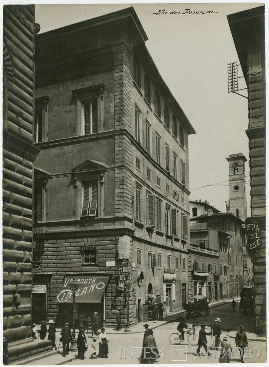 BCI, Firenze: sede di Palazzo Tornabuoni Corsi, Via Strozzi 4, 1890-1900 (foto Fratelli Alinari)