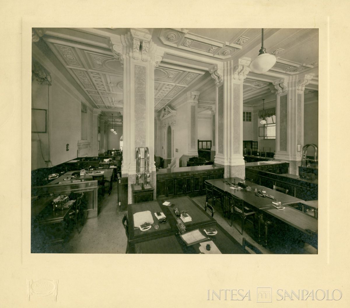 BCI, Genova: sede di Via Carlo Felice 5, anni Trenta (foto Achille Testa)