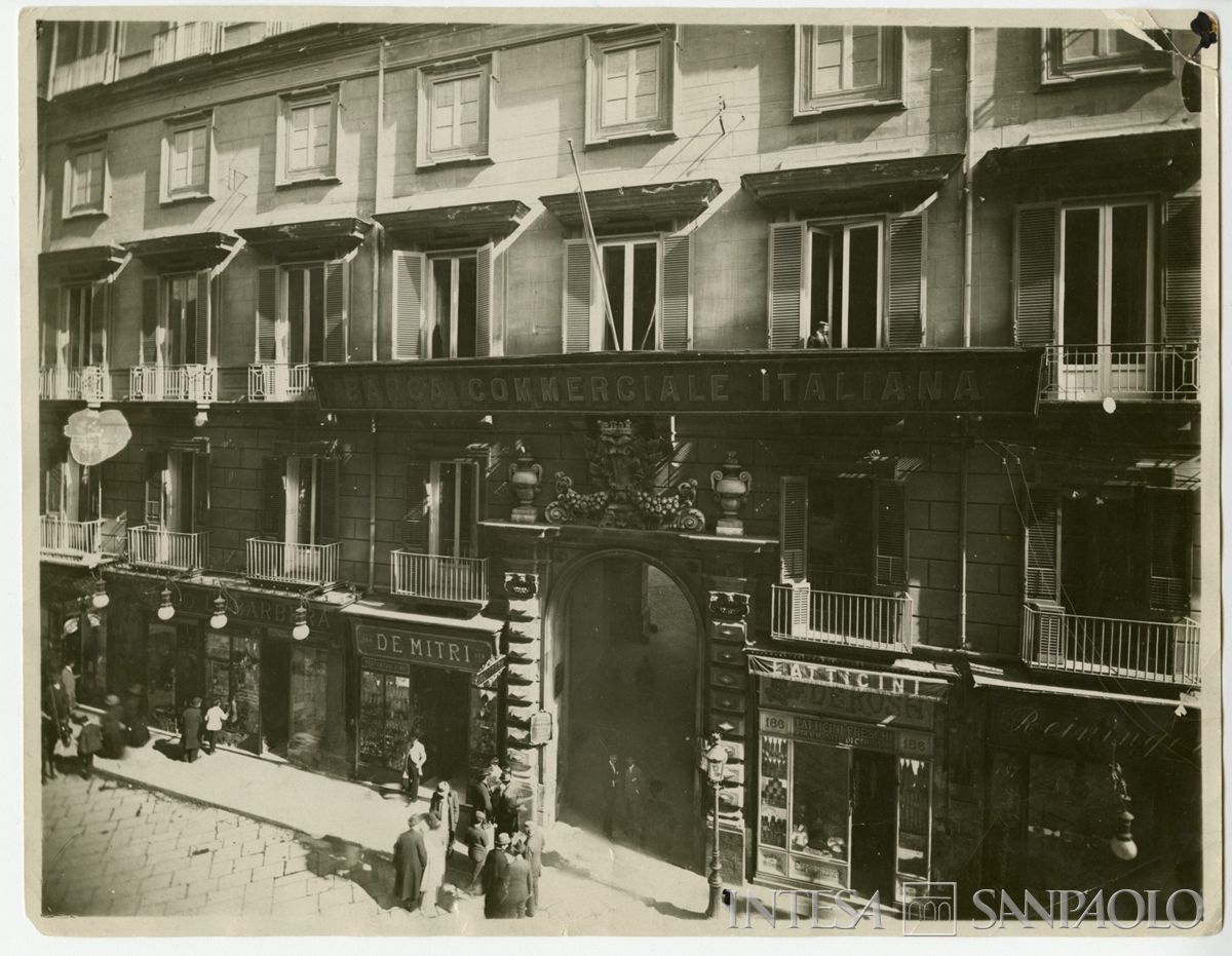 BCI, Napoli: sede di Palazzo Zevallos Stigliano, Via Roma 185, 1899-1910 (fotografo sconosciuto)