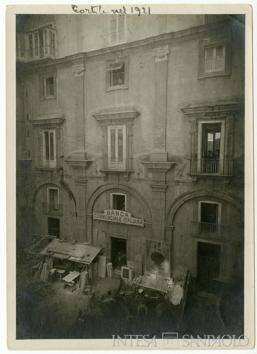 BCI, Napoli: sede di Palazzo Zevallos Stigliano, Via Roma 185, 1921-1923 (fotografo sconosciuto)