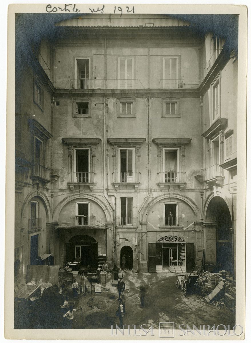BCI, Napoli: sede di Palazzo Zevallos Stigliano, Via Roma 185, 1921-1923 (fotografo sconosciuto)