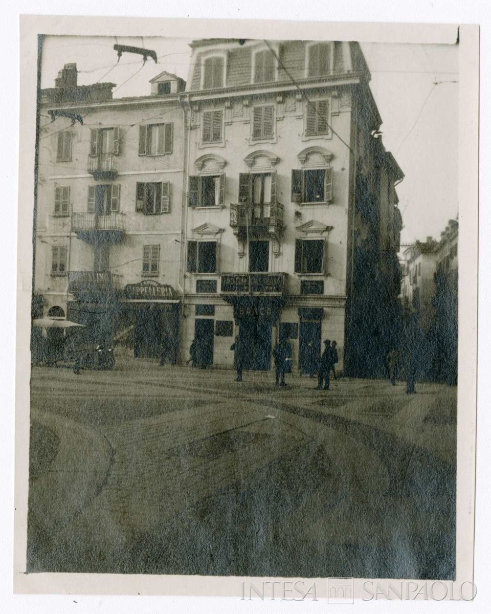 BCI, Ivrea: agenzia di Piazza Vittorio Emanuele 4-6, 1914-1920 circa (fotografo sconosciuto)