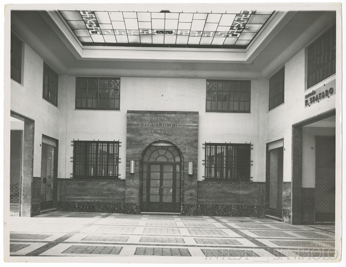 BCI, Palermo: sede di via Napoli 41, ingresso dalla galleria, 1936 - novembre 1938 (Fotografia italiana artistica turistica Dante Cappellani)