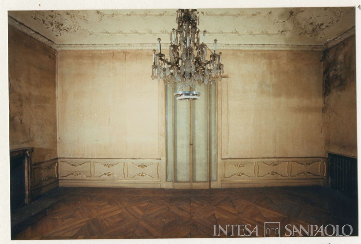 BCI, Torino, Palazzo Pallavicini Mossi, via Santa Teresa 9-11: interni prima dei lavori di ristrutturazione, anni 1980 - 1990 (fotografo sconosciuto)